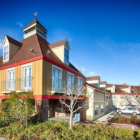 Red Lion Inn & Suites Оубърн Екстериор снимка