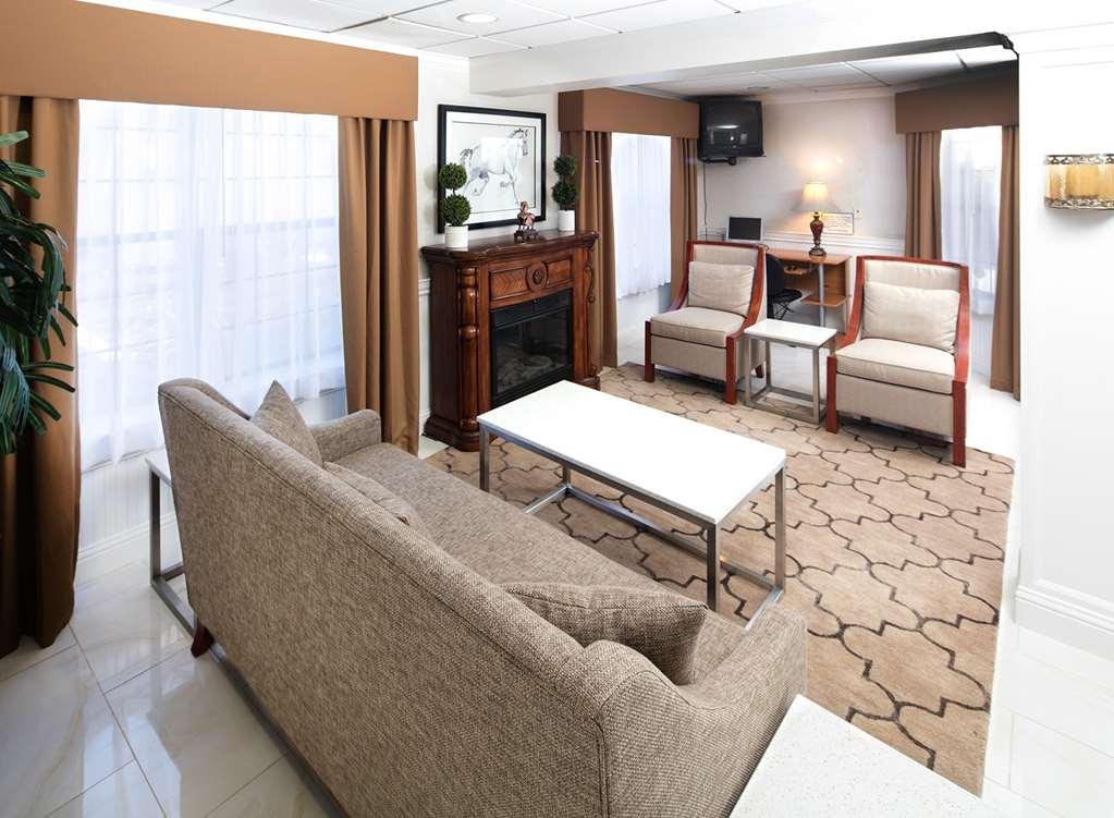 Red Lion Inn & Suites Оубърн Интериор снимка