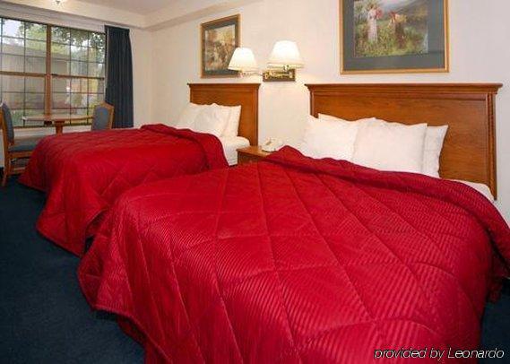 Red Lion Inn & Suites Оубърн Стая снимка